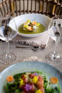 Hotels LA FERME DE LA HUPPE : photos des chambres