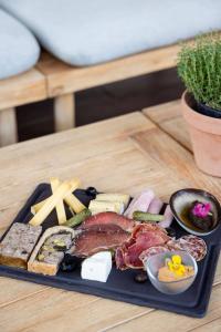 Hotels LA FERME DE LA HUPPE : photos des chambres