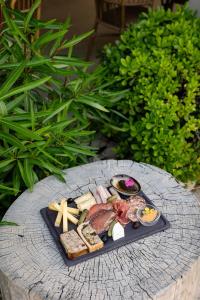 Hotels LA FERME DE LA HUPPE : photos des chambres