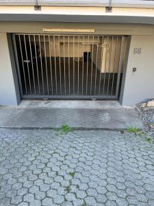 Stilvolles Apartment mit zwei Bädern Terrasse und Parkplatz nahe Rhein und Bonn Zentrum