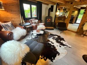 Chalet Le Nutshell - 4pers - Vue montagne au calme - Proche Annecy, La Clusaz, Grand-Bornand - AravisTour