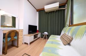 Lucky house west Kitasenju