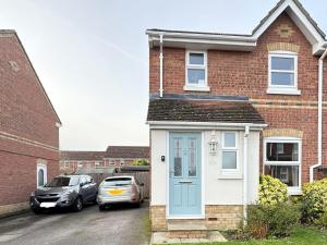 Highwoods Haven Luxury Stay with Garden and Parking