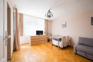 Wola Anielewicza Cosy Apartment by BookingHost