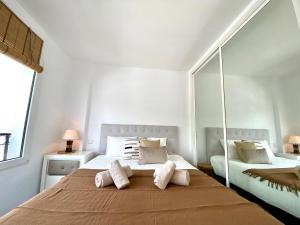 Miraflores Penthouse - Stunning Views and Sunsets