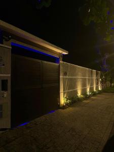 House in a gated community with swimming pool - Guarujá