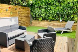 Appartements Cosy and refined 1-bedroom apartment with garden : photos des chambres