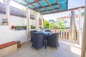 Apartments Fontana - 3hvězdičkové hotely ve městě Baška Voda