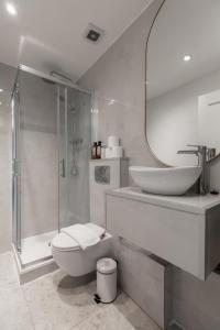Regents Streets Superb Studios!