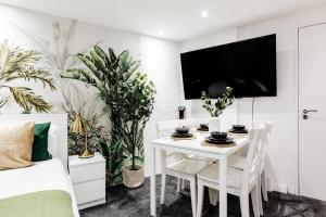 Regents Streets Superb Studios!