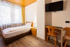 Triple Room room in Hotel Oswald