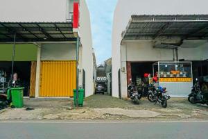OYO 709 Menjangan Residence at Klayatan
