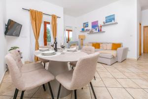 Apartment Kiara near the beach