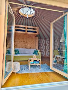 Glamping Niebiańska Osada Jurty Dolnośląskie