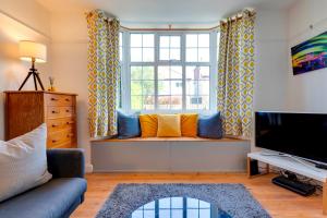 Stylish and Modern Flat with Free Parking Pass the Keys