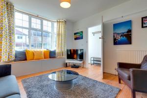 Stylish and Modern Flat with Free Parking Pass the Keys