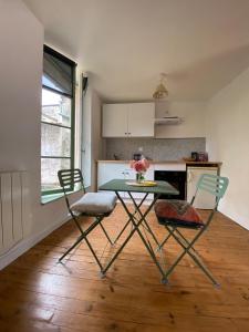 Appartements Joli Studio Dependance Lectoure Intra-muros : photos des chambres