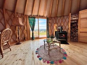 Glamping Niebiańska Osada Jurty Dolnośląskie & SPA