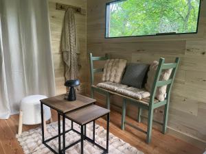 Campings Ti-Nid, cabane chaleureuse plongee dans la nature : photos des chambres