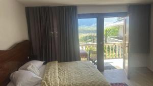 Deluxe Double Room with Balcony room in Guesthouse Mele