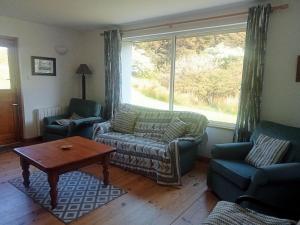 Kearneys Cottage, Dugort, Achill Island, County Mayo - 3 Bedroom Sleeps 6