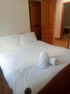 Kearneys Cottage, Dugort, Achill Island, County Mayo - 3 Bedroom Sleeps 6