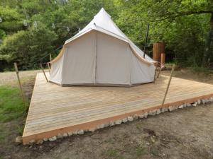 Tentes de luxe Tente familiale au bord de l-eau : photos des chambres