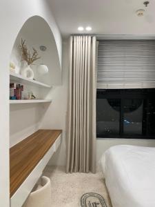 Your House The Manor Crown Apartment