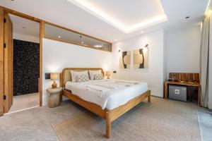 Happiness Apartment 3 - Private, Peaceful, Perfectly Located