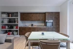 Three room apartment 2 beds, 3rd bed available