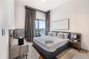 ALiving Elegant 1BR Apartment with Balcony I MAG960
