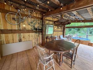 Maisons de vacances Beautiful house with jacuzzi in the mountains : photos des chambres