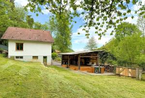 Maisons de vacances Beautiful house with jacuzzi in the mountains : photos des chambres