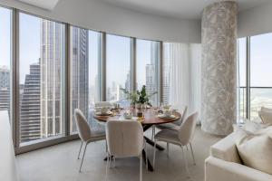 Maison Privee - Sky-High Elegance with Unrivaled Burj Khalifa Views