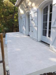 MAISON LES MATHES 60 M2, TERRAIN 850 M2, 4 à 6 personnes