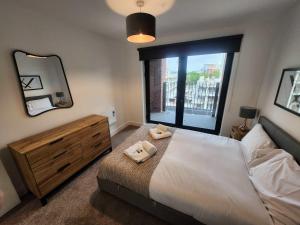 Modern & Bright 2 Bedroom Apartment in Liverpool
