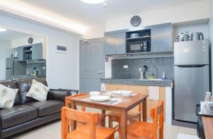 Cozy 2BR Downtown Condo