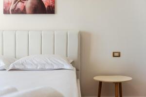 Joes Seafront Apartment by PS
