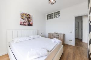 Joes Seafront Apartment by PS