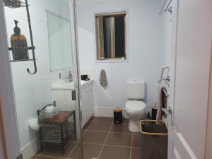 Narnies Place in Narangba - Relaxed Space with Breakfast