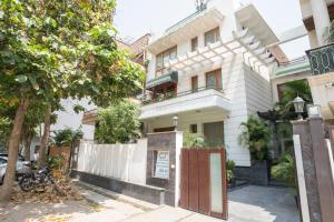 Ahuja Residency Cyber City I