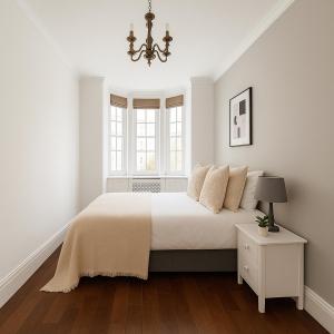 Spacious Apartment in Scott Ellis Gardens