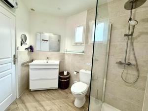 Gite en 3 épis de plain-pied, 2 chambres, climatisé, terrasse, jardinet et parking, très calme