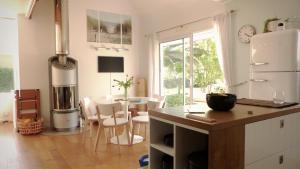 Villas Kercolette, maison avec piscine non chauffee proche des plages : photos des chambres