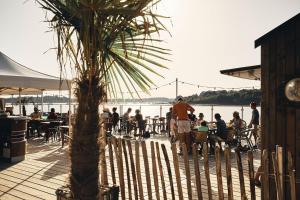 Villas Kercolette, maison avec piscine non chauffee proche des plages : photos des chambres