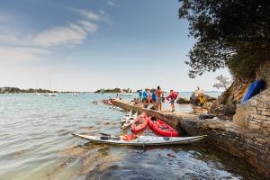 Villas Kercolette, maison avec piscine non chauffee proche des plages : photos des chambres
