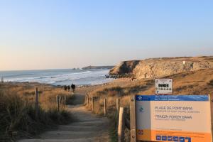 Villas Kercolette, maison avec piscine non chauffee proche des plages : photos des chambres