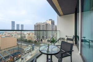 Stylish 1BHK by CzechIn Pool & Gym Prime JVC