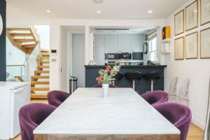 NEW Stunning 5BD Mews House