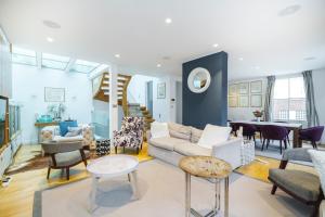 NEW Stunning 5BD Mews House